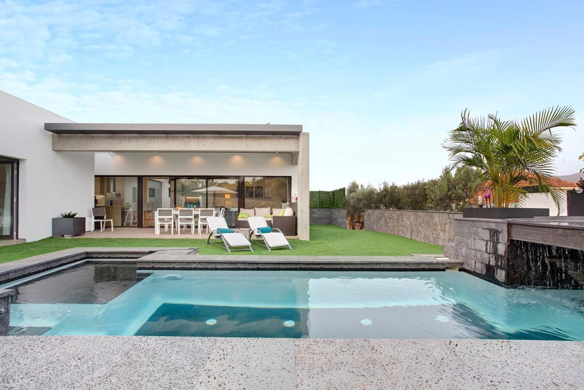 Laian Villa Triquivijate Exterior photo